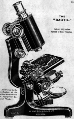 A black and white photo of a camera
Description automatically generated with low confidence