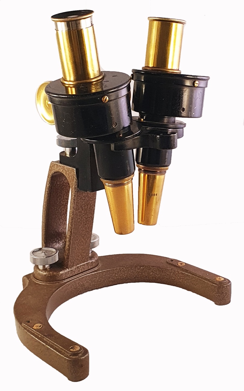 Beck Star Microscope A close-up of a microscopeDescription automatically generated