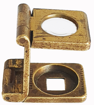 A close-up of a belt
Description automatically generated with low confidence